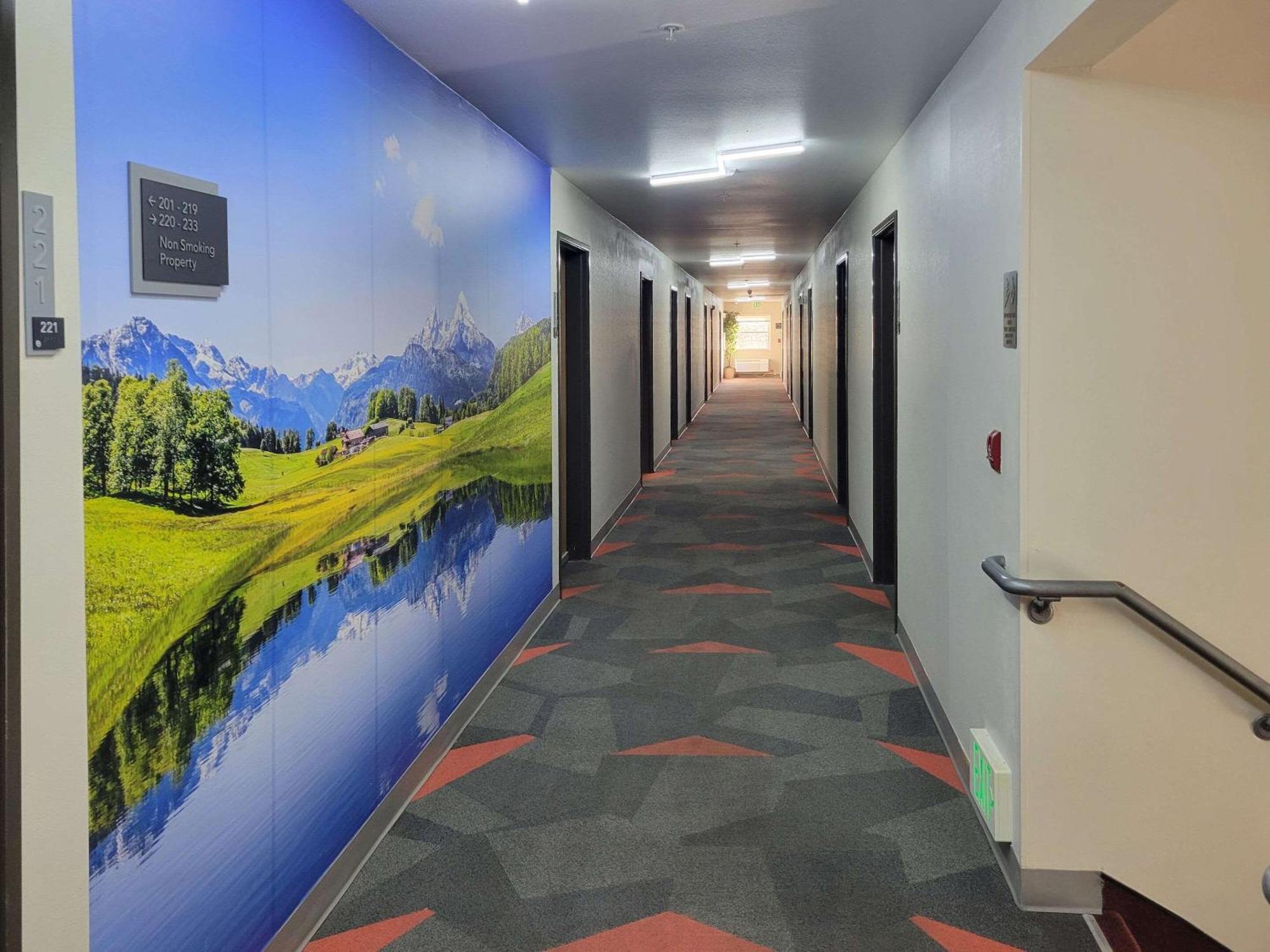 Red Lion Inn&suites 2*